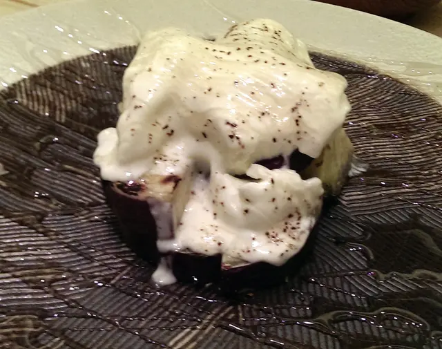 燒蕃薯伴忌廉蜜糖醬