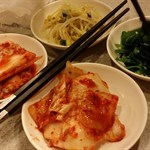 韓式前菜 - 泡菜；送 3 碟，泡菜另叫 $10 碟