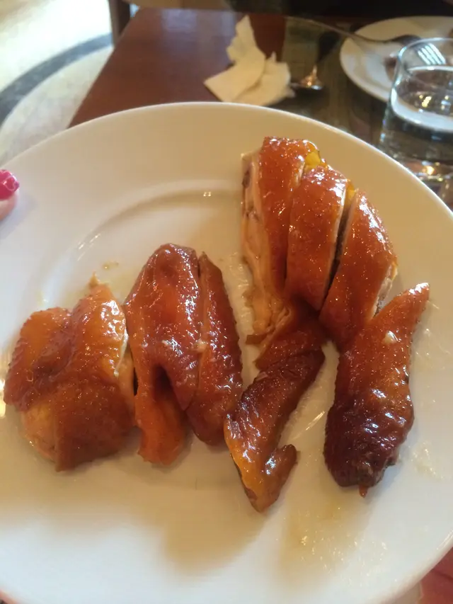 雖然自己餐無理由吃燒味, 但廚房哥仔很nice , 竟然肯開隻油雞我 , 仲可以選''脾亦雙飛''添... =d