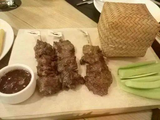 賣相幾精緻，估唔到佢仲跟埋個椰漿飯嚟添