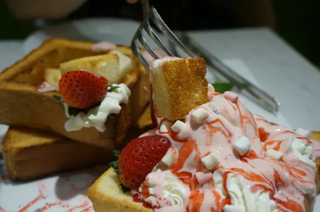 多士粒點雪糕忌廉最好食 :)