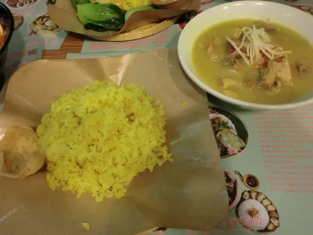 茶室咖喱牛腩配黃薑飯