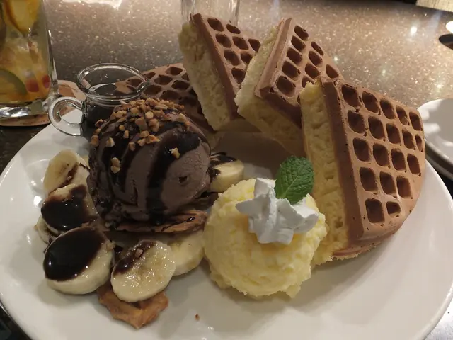香蕉朱古力冰淇淋鬆餅