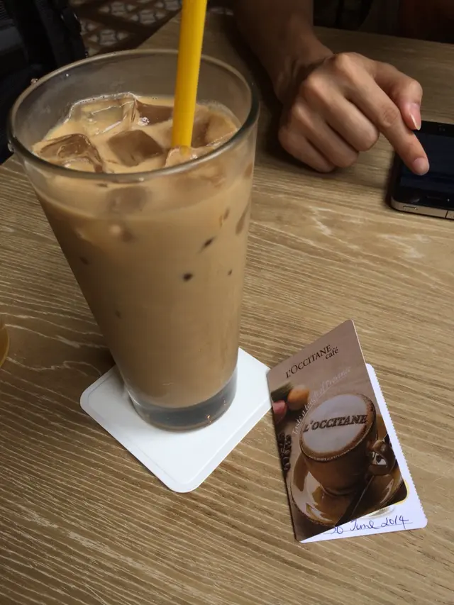 $38的latte !完全唔香唔吸引！拉花無！cream無！後悔無去m cafe算