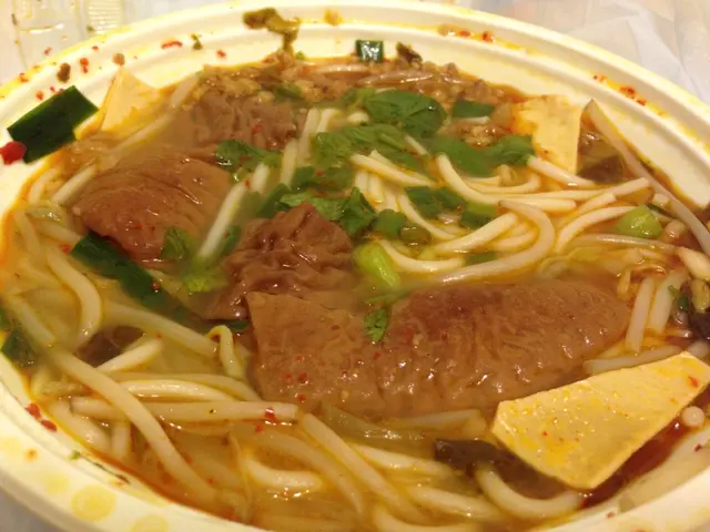 麻辣紅燒肥腸米線