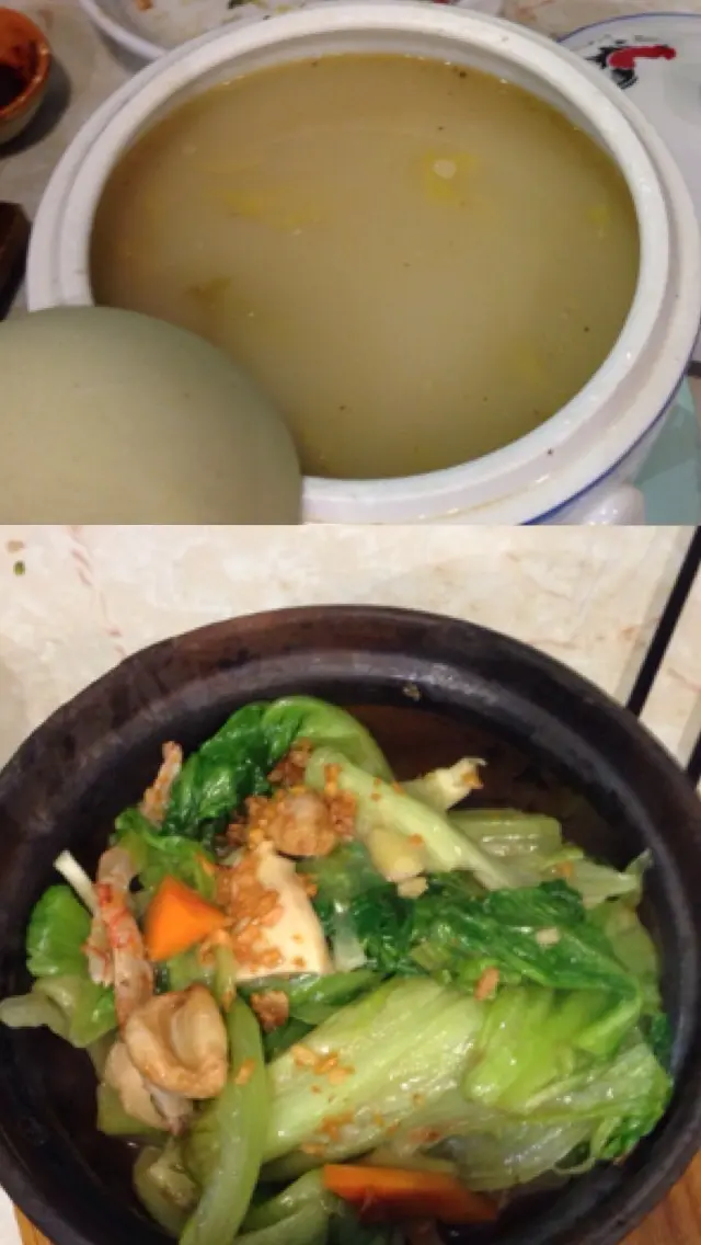 胡椒豬肚湯（$118）非常一般，啫啫生菜煲（$88），完全無鑊氣