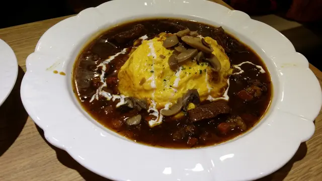 牛肉蛋包飯