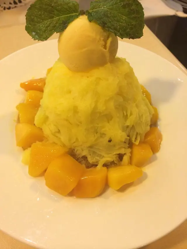 芒果雪花+挫冰+ 雪糕球 $68