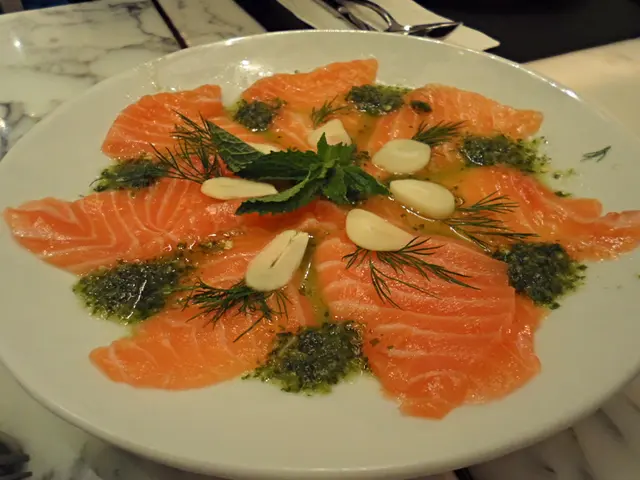 三文魚配上泰式辣汁,非常特別