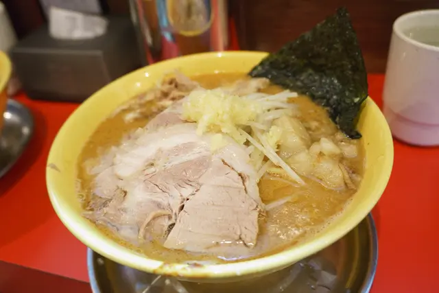 來碗定番的混亂拉麵吧!