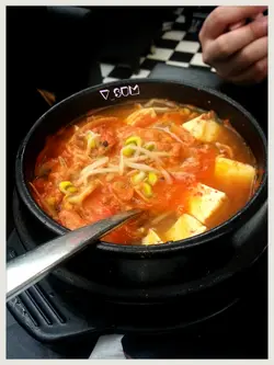 泡菜豆腐海鲜汤