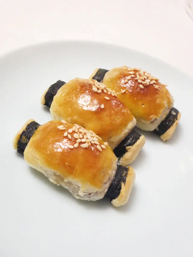 在頭尾加上了紫菜, 小巧精緻