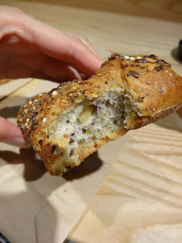 包質硬身！雜錦穀物充滿嚼勁！