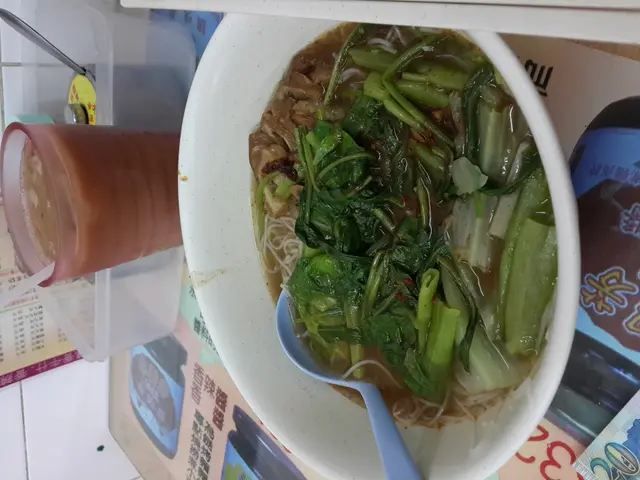 三餸車仔麵 +啡