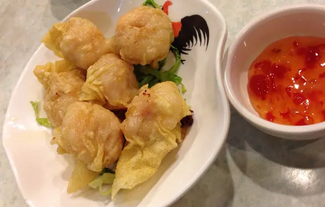 「炸雲吞」一個人食曬6隻,好滿足!