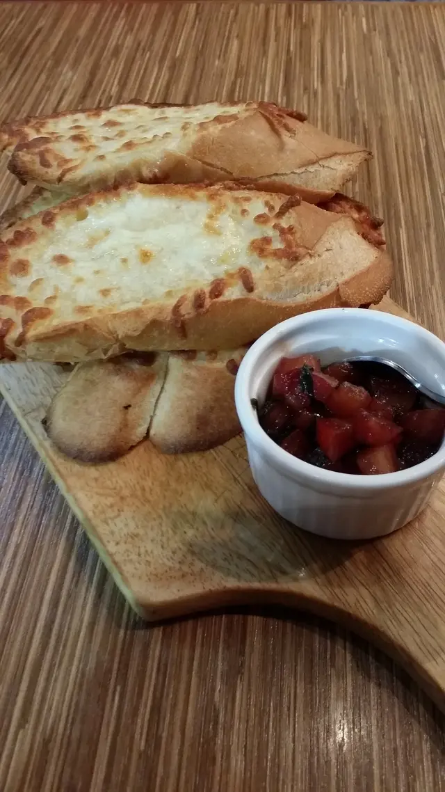 意式芝士蕃茄多士