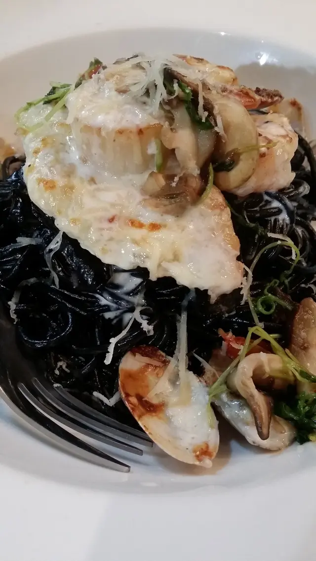 海鮮墨魚汁意粉