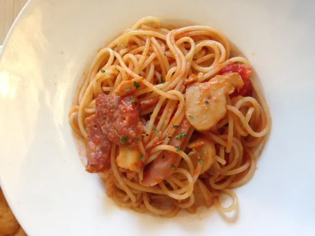 鮮茄豬肉腸拿破崙意粉