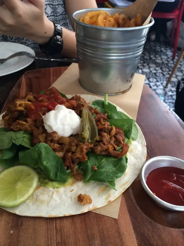 墨西哥式牛柳薄餅卷