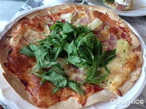 夏威夷pizza - 九龍塘的caff&#232; HABITŪ the table