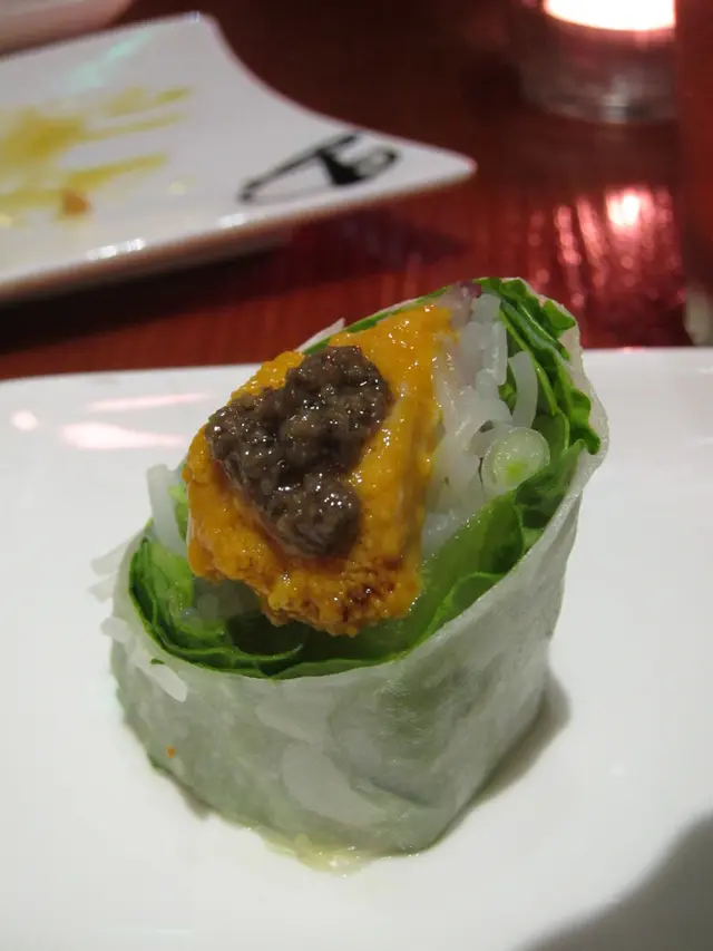 海膽黑松露檬紙卷