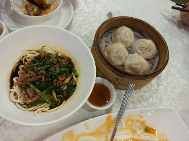 小籠包, 蔥油開陽拌麵