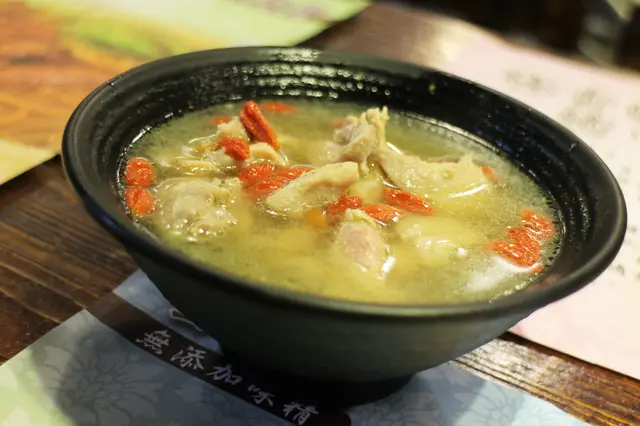 日式漢方雞酒食