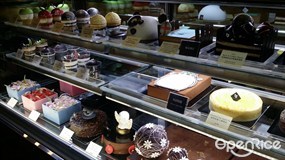 蛋糕櫃 - black n white in Tai Kok Tsui 