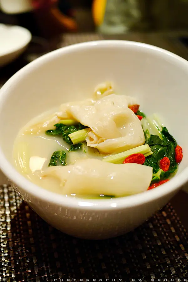 花膠杞子浸菜苗