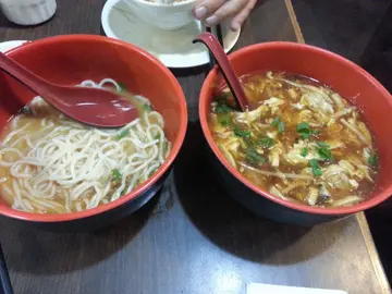 嫰雞湯麵/酸辣湯麵