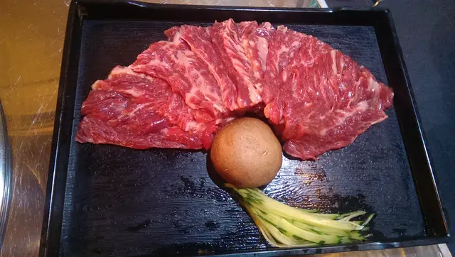 老闆新推介，蒜鹽鮮牛肋肉，menu未有的，肥廋剛好，又另一種口味，也不錯