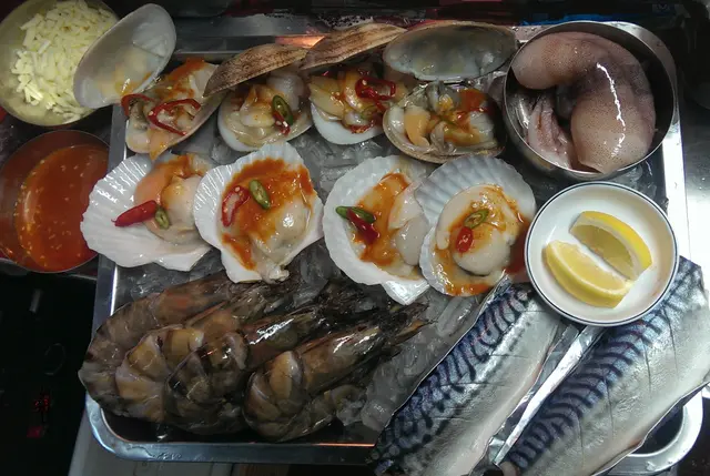 個汁有D料到，少甜帶酸辣feel, 加埋芝士冇得輸，不過都要煷成十五分鐘先有得，因為是頭盤想餓死人咩