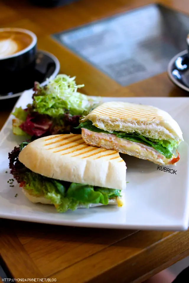 煙豬柳芝士意式三文治包