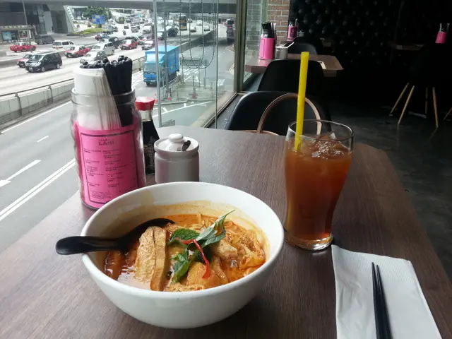 laksa with LAH brewed iced tea