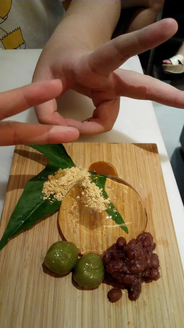 用來貼上FB炫耀用的相，＄42當中有＄30就係為左咁做