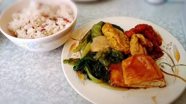 素鴨好味,但略涷,D生菜拈到西檸汁好怪