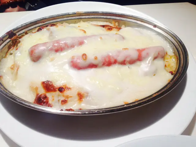 白汁焗腸仔飯