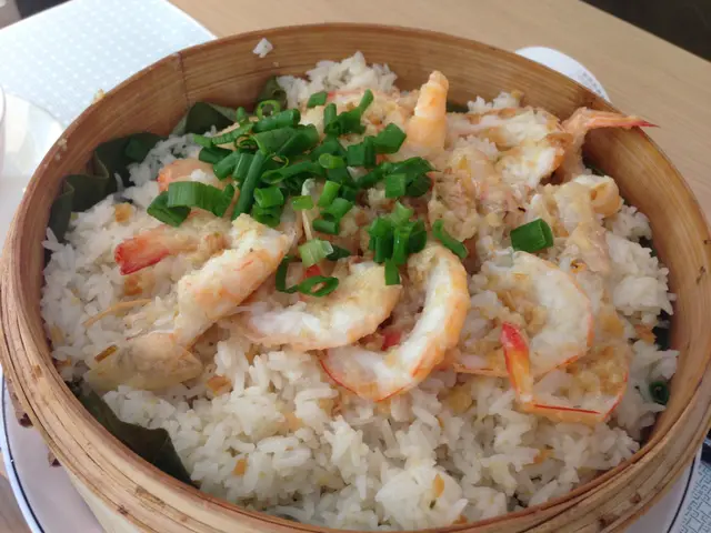 蒜蓉海中蝦蒸飯