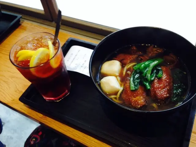 豬腸雞翼芝心丸油麵