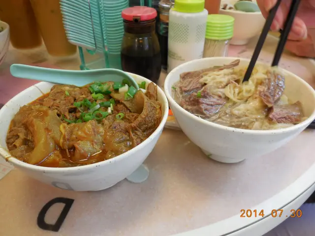 咖哩牛筋腩麵及牛腩麵