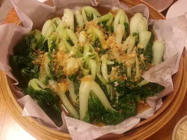 籠仔蒜蓉蒸白菜仔