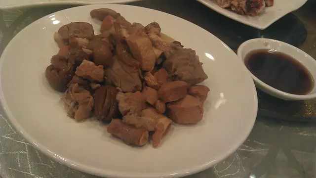 這是燉白肺的湯料，有沒有人信呢?