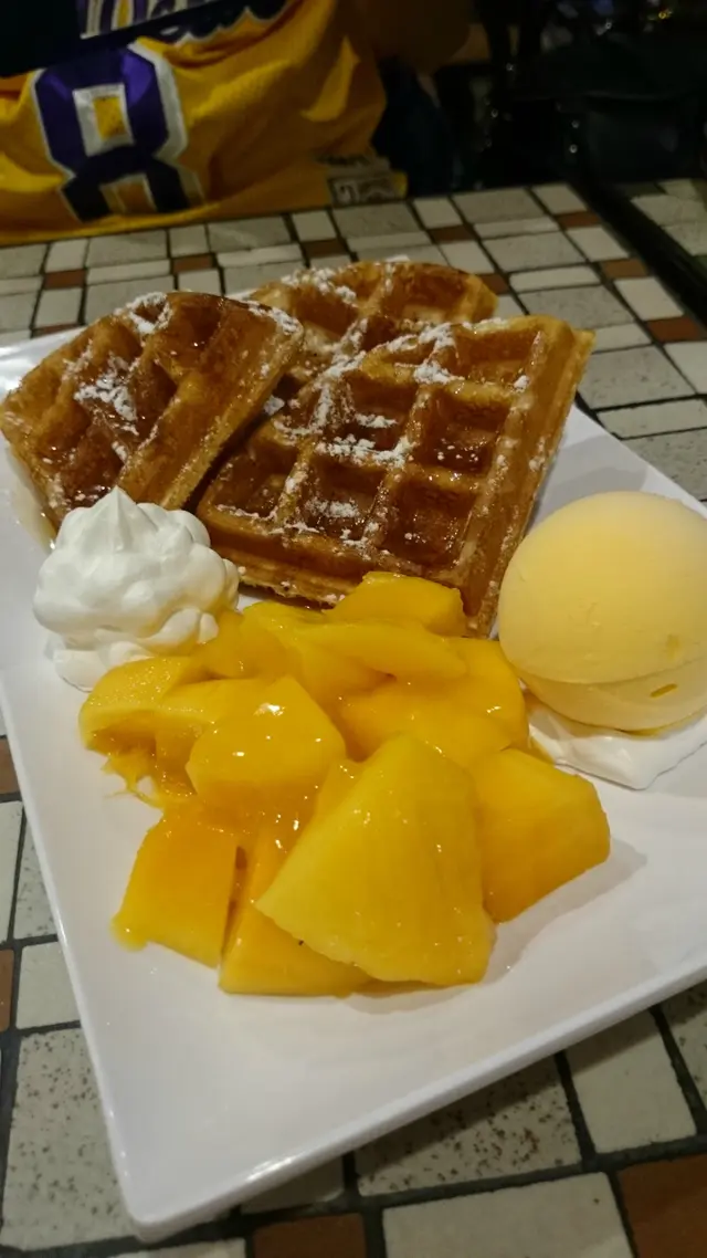 Mango Waffle