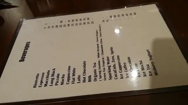 餐飲 menu, 但奇怪找不到檸茶?!
