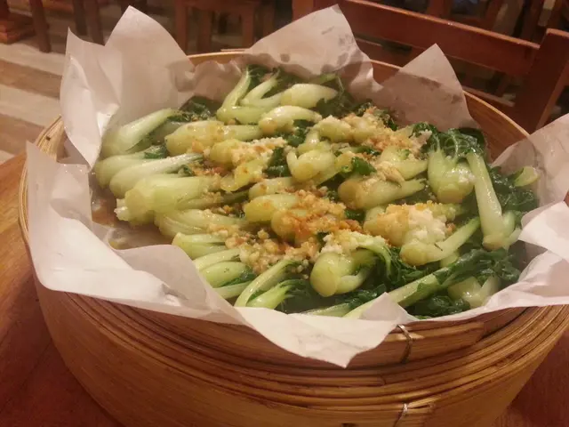 籠仔蒜蓉蒸白菜仔($48)