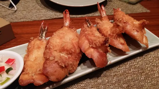 只是將蝦放上多士度而且很