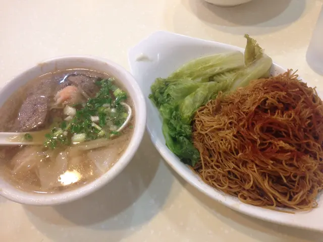 豬潤雲吞蝦籽麵