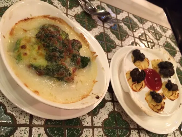 即磨薯蓉焗法國田螺及馬蘇芝士焗西蘭花