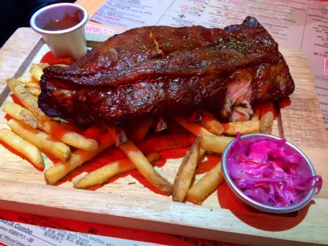 煙燻燒烤豬仔排骨 ($148)