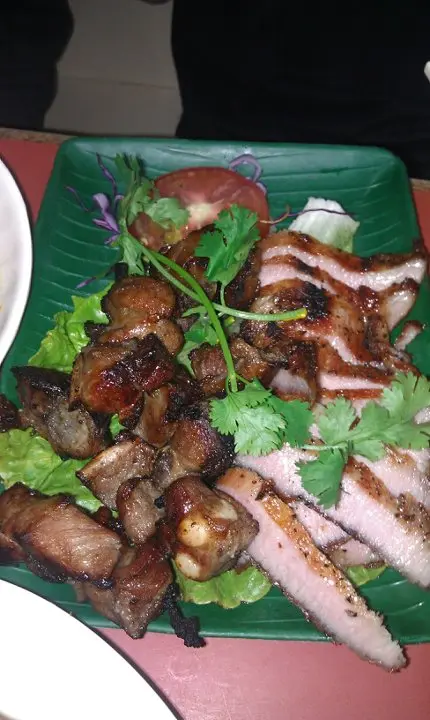 豬頸肉併排骨